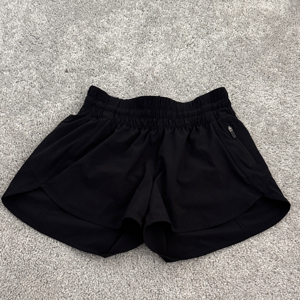 Lululemon Tracker Low-Rise Lined Short